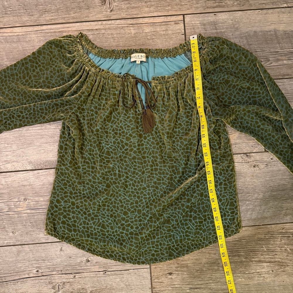 Hale Bob Green Velvet Giraffe Print Off Shoulder Long Sleeve Tassel Top S - Picture 8 of 9